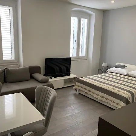 Zara City Apartments * Zára